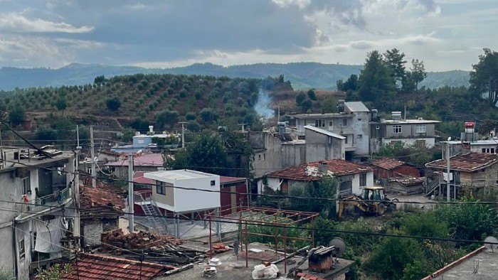 Antalya Manavgat Karabucak'da İki Katlı Kargir Ev ve Arsa