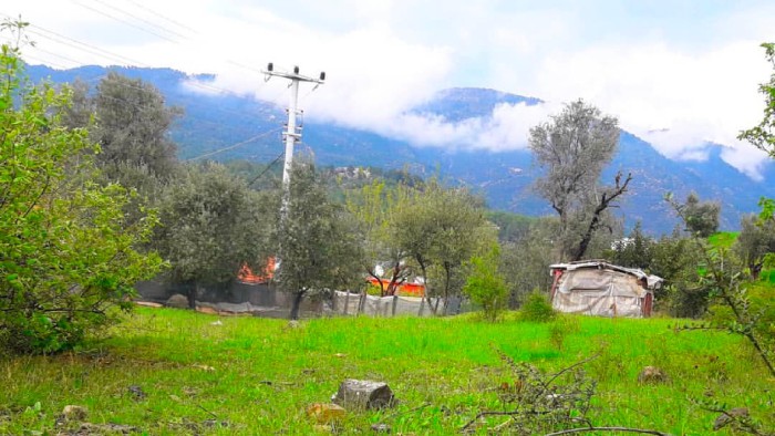 Antalya Manavgat Karabucak'da İki Katlı Kargir Ev ve Arsa