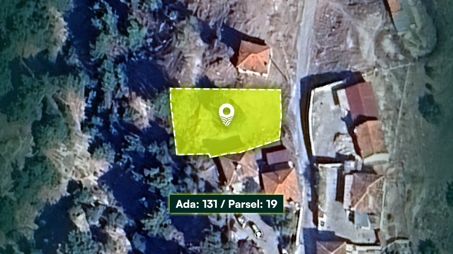 İzmir Kınık Arpaseki’de Köyiçi Konumda, İlçe Merkezine Yakın 590 m² Arsa