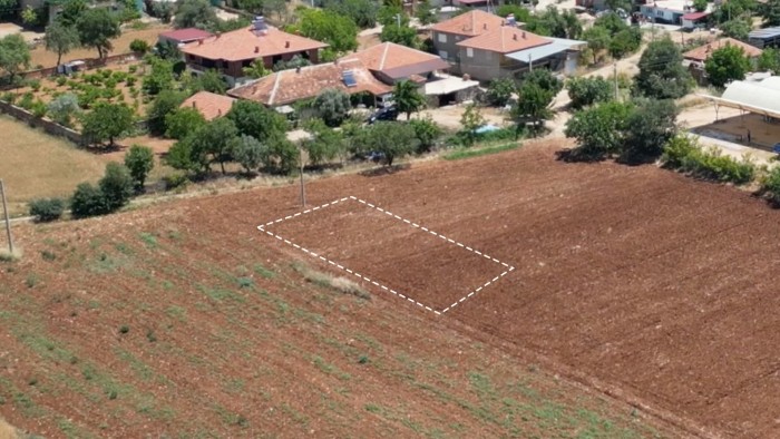 Denizli Bekilli'de Gelişime Açık Bölgede 263 m2 Ticari İmarlı Arsa