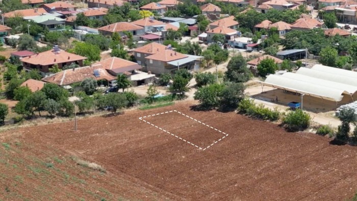 Denizli Bekilli'de Yerleşim Alanı İçerisinde 229 m2 Ticari İmarlı Arsa