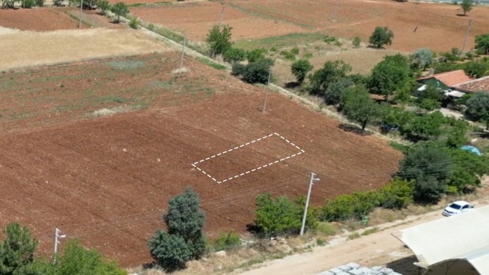 Denizli Bekilli'de Yerleşim Alanı İçerisinde 229 m2 Ticari İmarlı Arsa