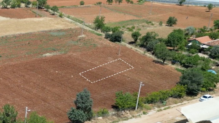 Denizli Bekilli'de Yapılaşmaya Uygun 246 m2 Ticari İmarlı Arsa