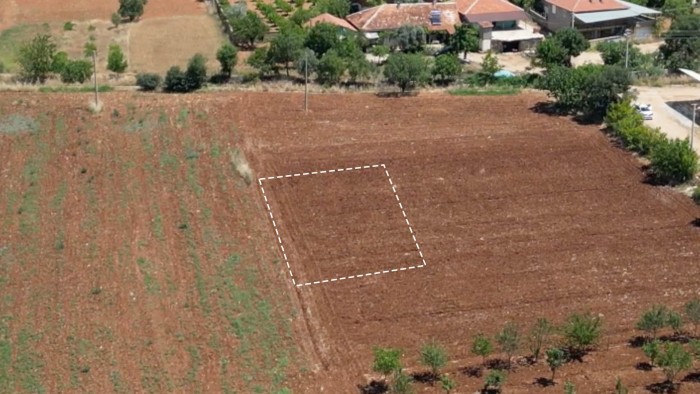 Denizli Bekilli'de Yerleşim Alanı İçerisinde 512 m2 Ticari İmarlı Arsa