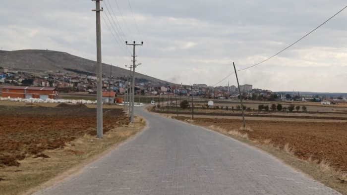 Kütahya Altıntaş Yeni'de Havalimanı Yakınında Asfalt Kenarı 1.539 m2 Tarla Fırsatı