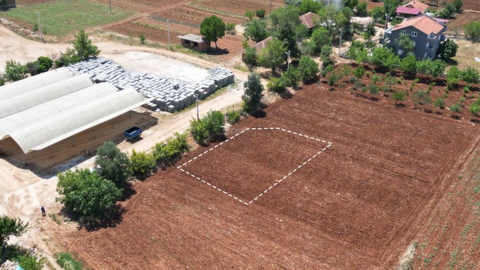 Denizli Bekilli'de Yapılaşmaya Uygun 293 m2 Ticari İmarlı Arsa