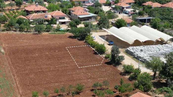 Denizli Bekilli'de Yapılaşmaya Uygun 293 m2 Ticari İmarlı Arsa